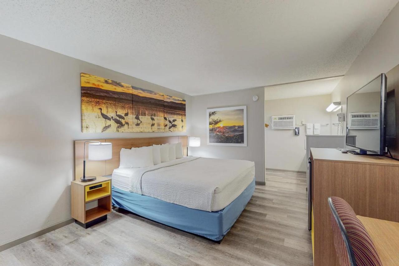 Days Inn By Wyndham Socorro Esterno foto