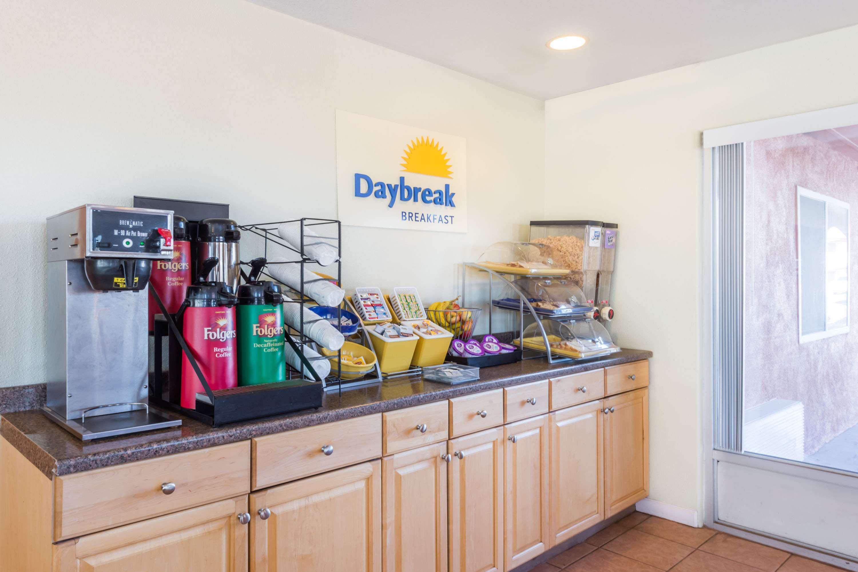 Days Inn By Wyndham Socorro Esterno foto