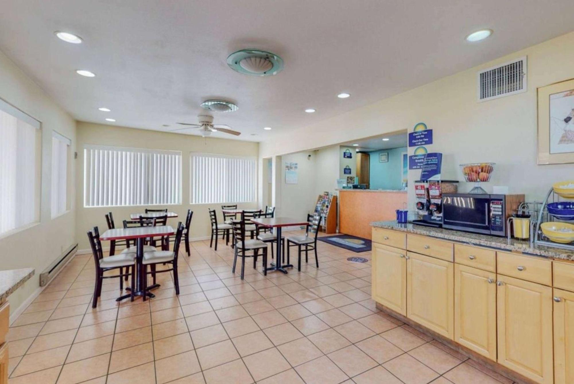 Days Inn By Wyndham Socorro Esterno foto