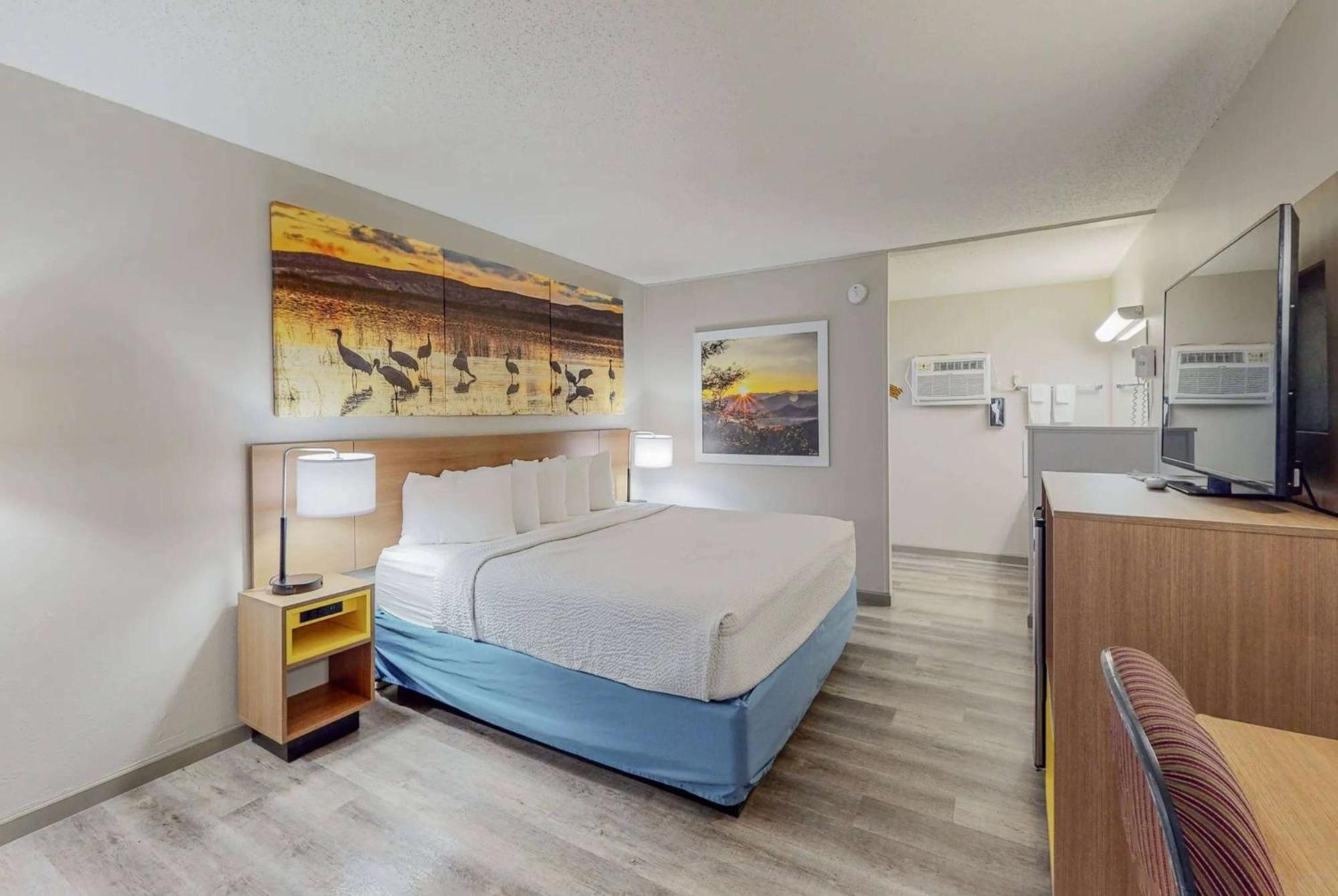 Days Inn By Wyndham Socorro Esterno foto